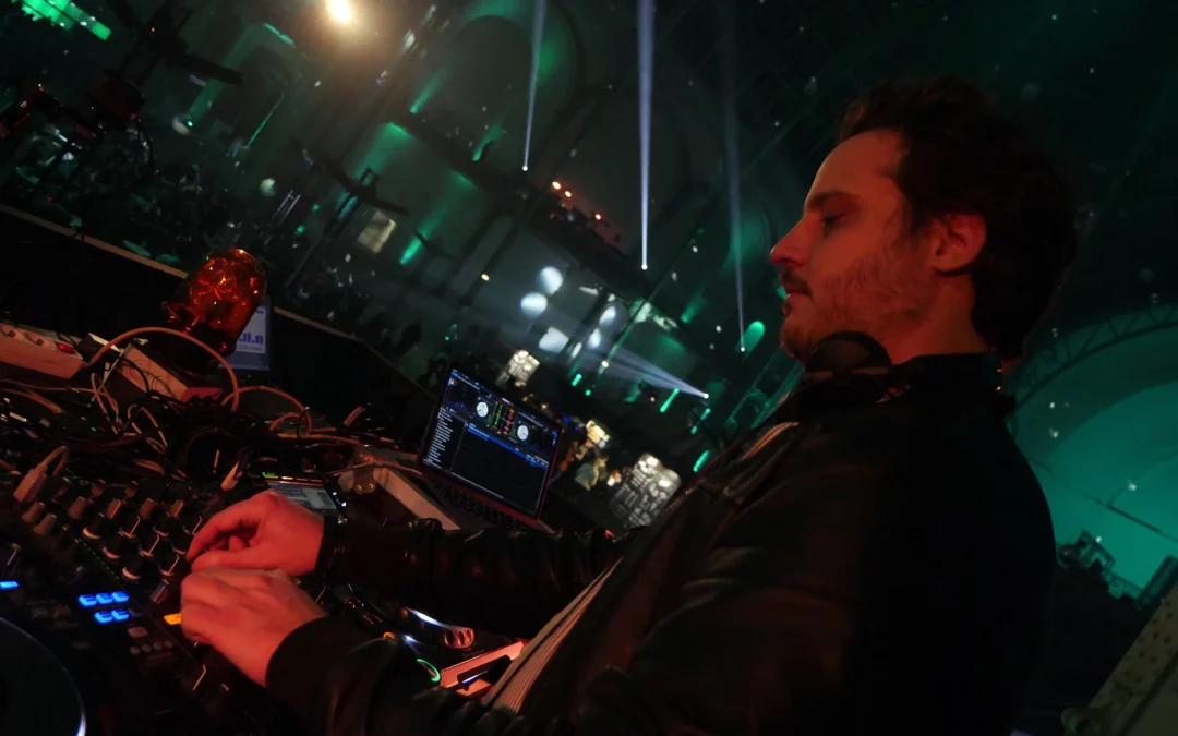 Rencontre avec DJ VLJ : l’énergie d’un DJ au service des marques de luxe